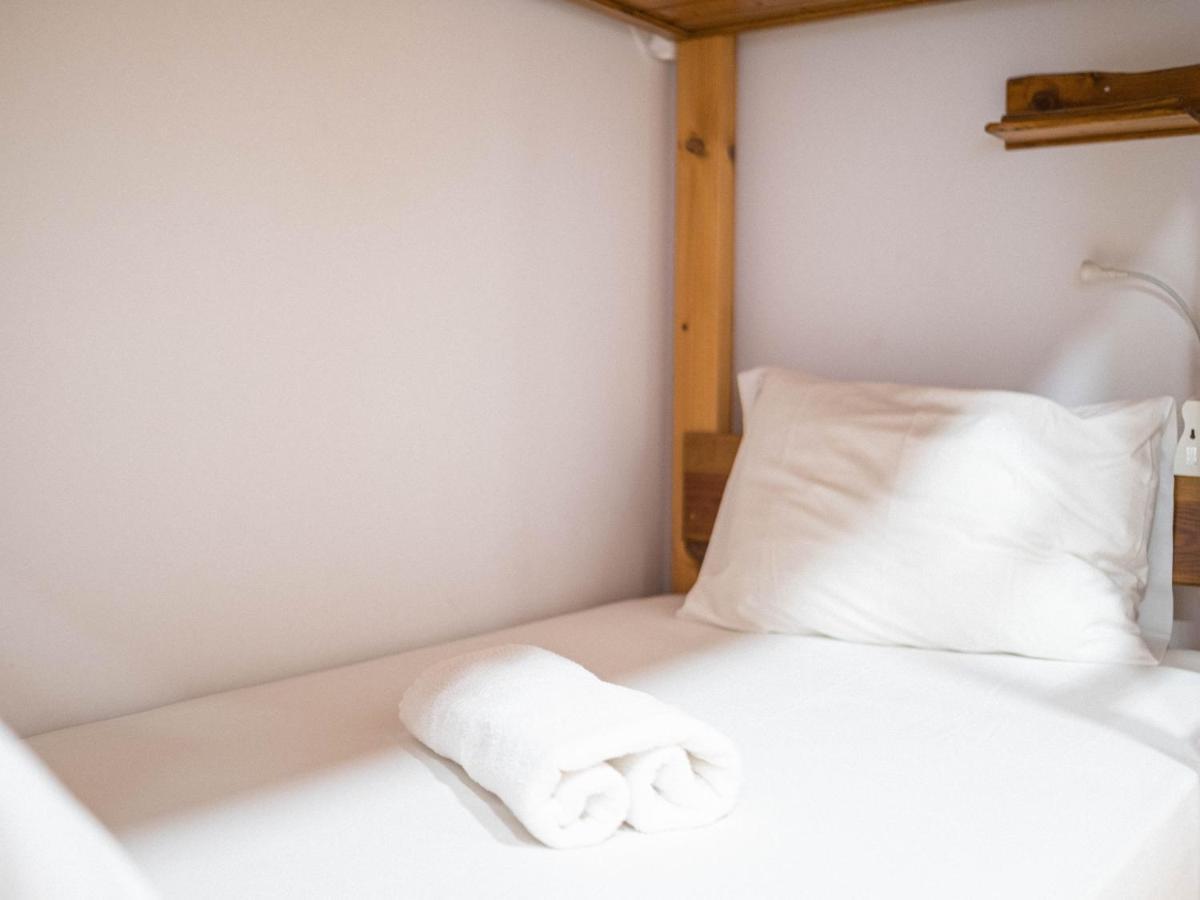 Castaway Hostel Baleal Exterior photo